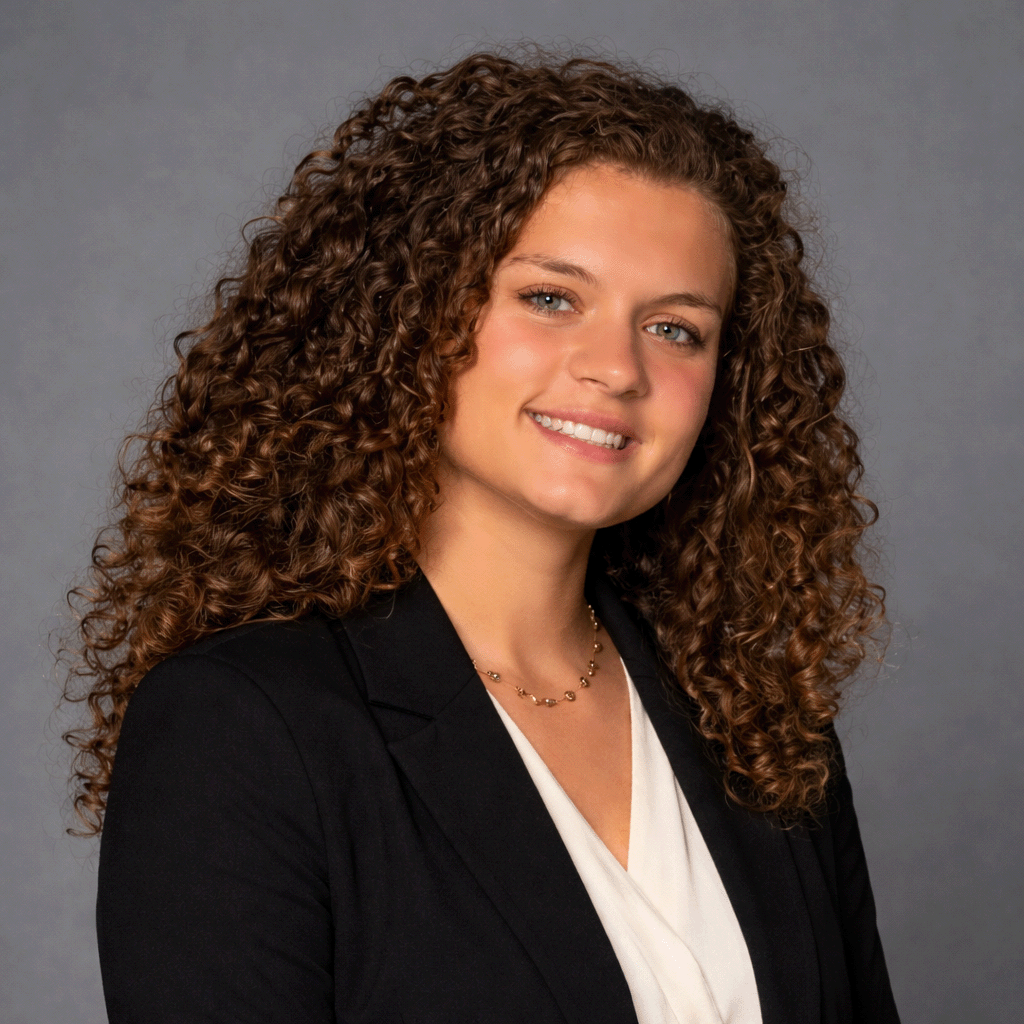 Professional headshot Nora Wagner